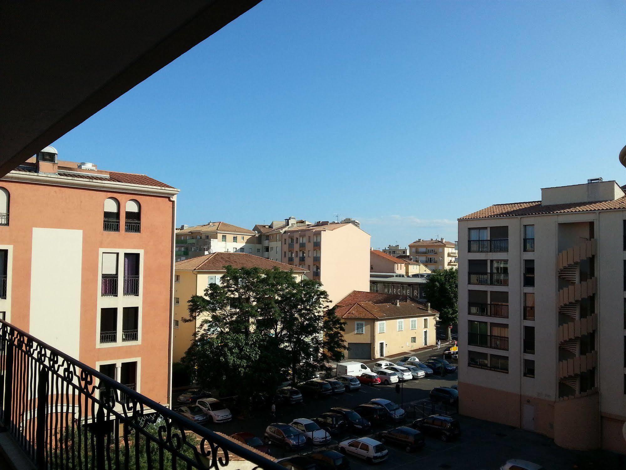 Residences Les Venitiennes Saint-Raphael  Bagian luar foto